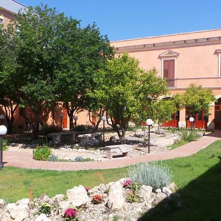 Bed and Breakfast Oasi Ottocento Quartu SantʼElena Exterior foto