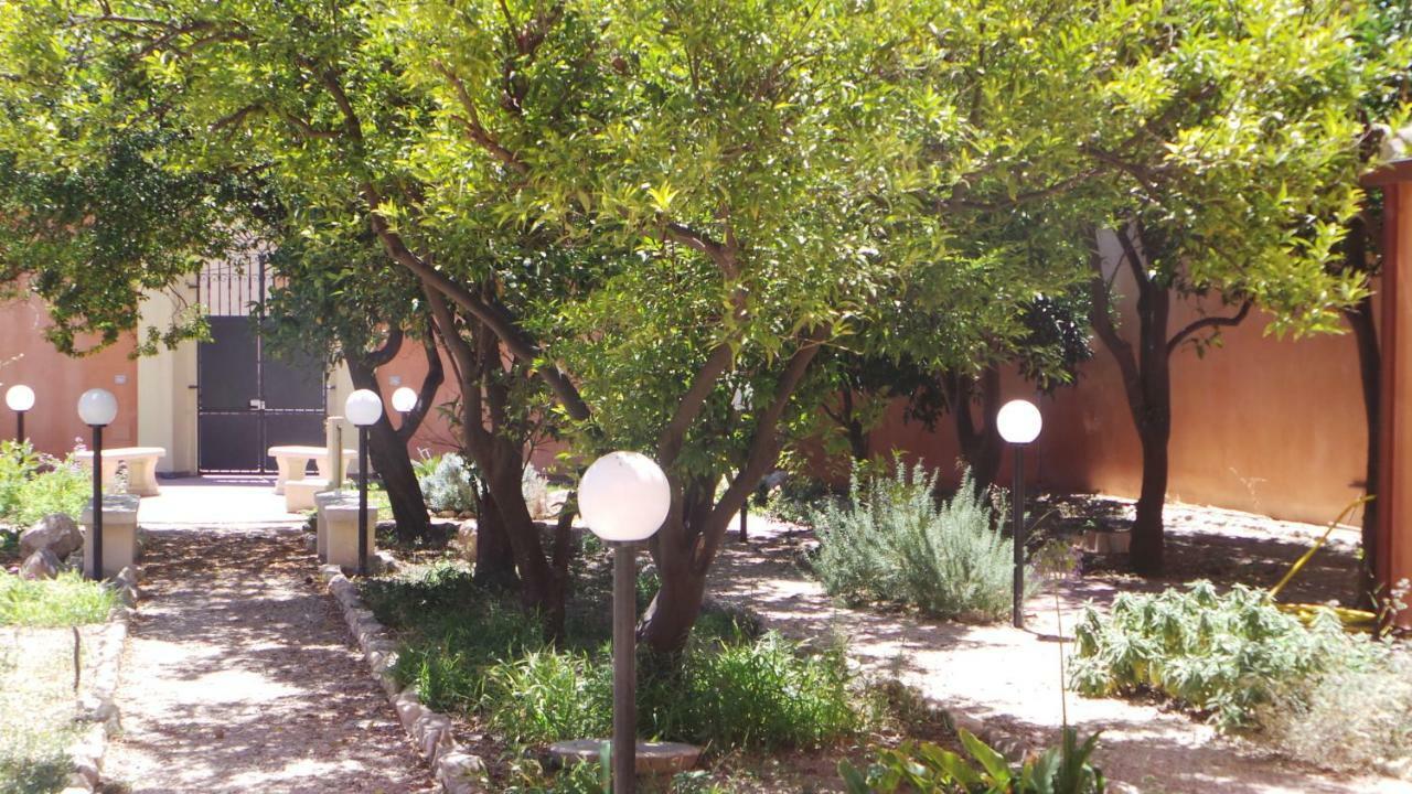 Bed and Breakfast Oasi Ottocento Quartu SantʼElena Exterior foto