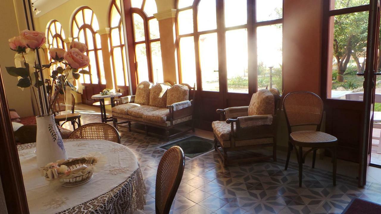 Bed and Breakfast Oasi Ottocento Quartu SantʼElena Exterior foto