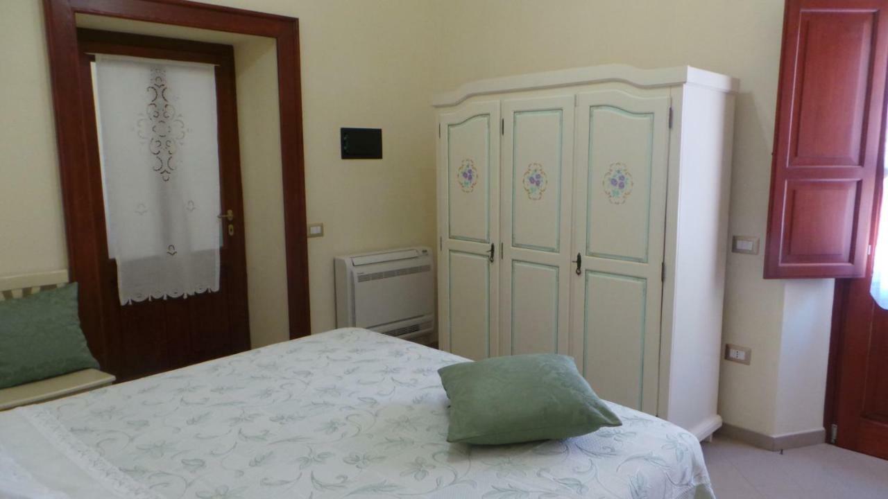 Bed and Breakfast Oasi Ottocento Quartu SantʼElena Exterior foto
